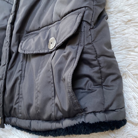 πHPπ KC Collections Reversible Vest π Gray & Black - Picture 11 of 16